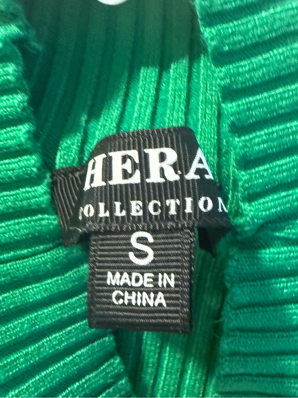 Hera Collection Green Ribbed Twist-Front Cropped Sweater - Picture 3 of 3
